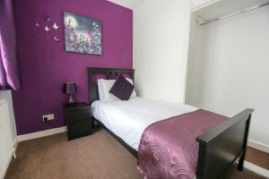 Ліжко або ліжка в номері Brighton Townhouse - Central- by Brighton Holiday Lets