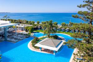 Bazén v ubytování Oceanis Beach Hotel nebo v jeho okolí