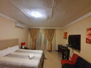 Galeriebild der Unterkunft Tenacity Guesthouse - Riviera Park in Mahikeng