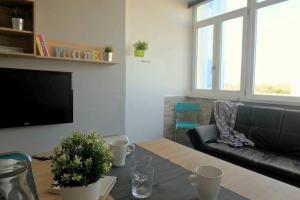 A television and/or entertainment centre at Nettuno 137D