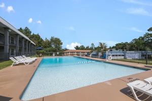 Bazén v ubytování Motel 6-Kilgore, TX nebo v jeho okolí