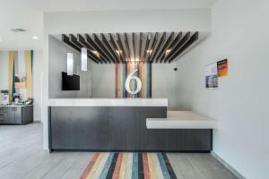 Postel nebo postele na pokoji v ubytování Motel 6-Kilgore, TX