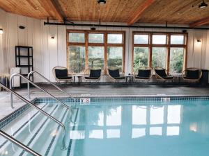 Bazén v ubytování Adrift Hotel nebo v jeho okolí