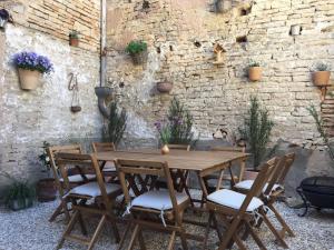 Fotografie z fotogalerie ubytování Maisons de Vignerons v destinaci Noyers-sur-Serein