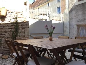 Patio nebo venkovní prostory v ubytování Maisons de Vignerons