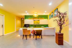 Gallery image of Sunflower Express Hotel in Pontian Kecil