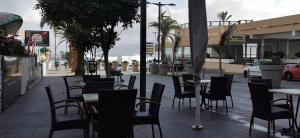 LE TERRAZZE 4餐厅或其他用餐的地方