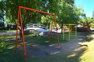 Zona de juegos para niños en Sesma Excelencia en Cabañas