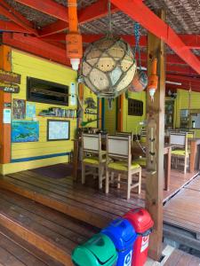 Imagen de la galería de Hostel Encantadas Ecologic, en Ilha do Mel