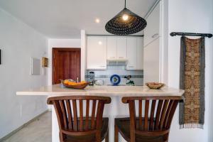 Kuchyňa alebo kuchynka v ubytovaní Exceptional Beachfront Complex with Pool in Costalita, Estepona