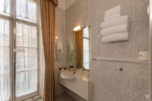 Gallery image of The Darlington Hyde Park in London