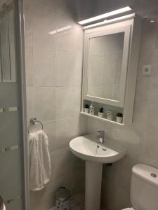 A bathroom at Enjoy Ávila -LA CATEDRAL
