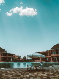 The swimming pool at or close to Morgenland Holly Village