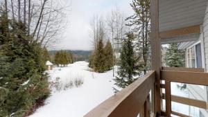 Gorgeous Chalet with Fairway Views by Harmony Whistler durante l'inverno