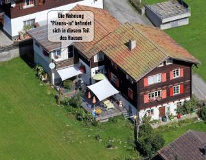 Afbeelding uit fotogalerij van Ferienwohnung Casa Plauns-iu in Sedrun