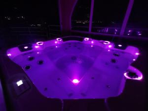 Fotografia z galérie ubytovania Holiday Apartment Lira jacuzzi - sea view- terrace v Mlini