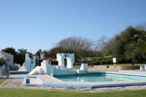 una piscina en un complejo en Villa Pedras del Rey, en Luz de Tavira