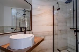 Kúpeľňa v ubytovaní Lučica 360 sea view suite