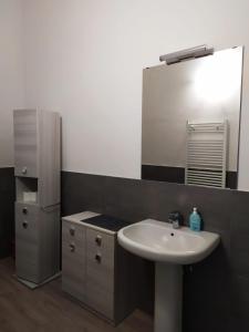 Un baño de BHH bolognaholidayhome Appartamento Signorini - Casa indipendente Bologna Centro - Giardino e Posto Auto -