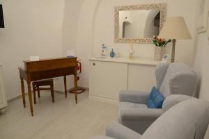 Istumisnurk majutusasutuses Cuore di Vieste