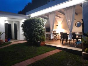 Vonkajšia záhrada v ubytovaní Apartments Villa Holiday