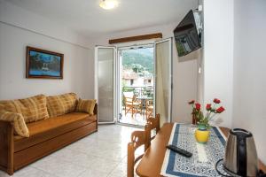 TV a/nebo společenská místnost v ubytování Captain Georgio Apartments