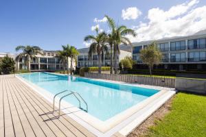 Bazén v ubytovaní Home2Book Stunning La Quinta, Pool alebo v jeho blízkosti