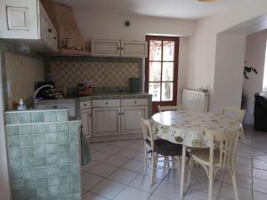 Cucina o angolo cottura di Ô miroir... sans détour dis-moi tout de ce séjour