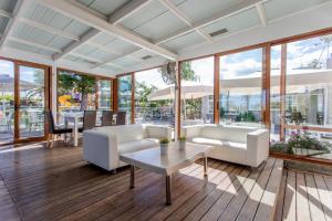 A seating area at Georgioupolis Beach Hotel
