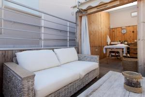A seating area at Georgioupolis Beach Hotel