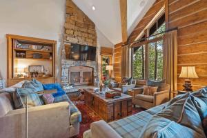 Gallery image of Bachelor Gulch Collection by East West Hospitality in Avon