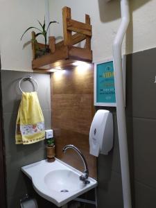 Bathroom sa Hostel Portal Das Fadas