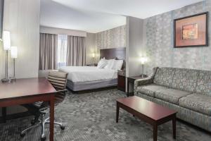 Postel nebo postele na pokoji v ubytování Best Western Concord Inn and Suites