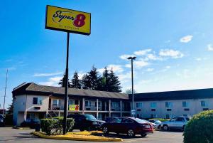 Certifikát, hodnocení, plakát nebo jiný dokument vystavený v ubytování Super 8 by Wyndham Lynnwood