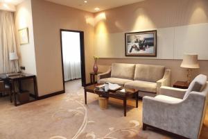 Posezení v ubytování Ritan Hotel Downtown Beijing