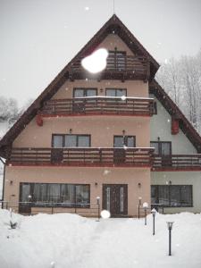 Casa Altfel през зимата