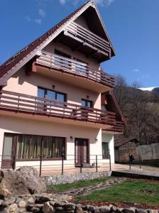 Gallery image of Casa Altfel in Malaia