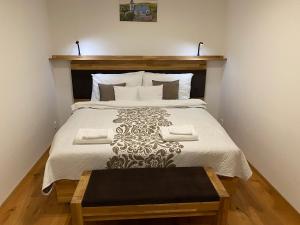 Afbeelding uit fotogalerij van Žabinec - penzion, vinotéka in Kurdějov