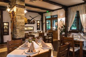 Un restaurant sau alt loc unde se poate mânca la Луксозен апартамент - "Моето щастливо място"- Смолянски езера