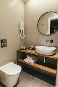 Koupelna v ubytování Even Derech by Smart Hotels + 27 fotografií