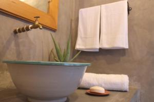 Koupelna v ubytování La Fora Ecolodge + 37 fotografií
