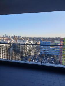 una vista di una città da un balcone di Panoramic Center Bovisa a Milano