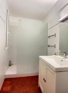 Ванная комната в Cosy studio Perpignan