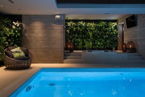 Bazén v ubytovaní Villa T Dubrovnik - Wellness and Spa Luxury Villa with spectacular Old Town view alebo v jeho blízkosti