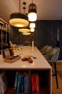 Posedenie v ubytovaní Villa T Dubrovnik - Wellness and Spa Luxury Villa with spectacular Old Town view