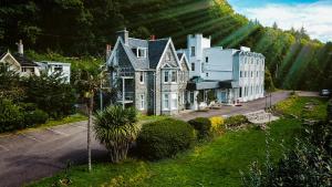 オニックにあるThe Lodge On The Loch Onichの大家の空中