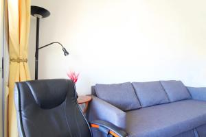 Posedenie v ubytovaní Global Properties, Estudio para parejas con piscina en Canet playa