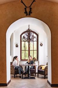 Posezení v ubytování Naturhotel Schloss Kassegg