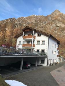 Splošen pogled na gorovje oz. razgled na gore, ki ga ponuja apartma