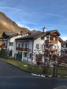 Splošen pogled na gorovje oz. razgled na gore, ki ga ponuja apartma